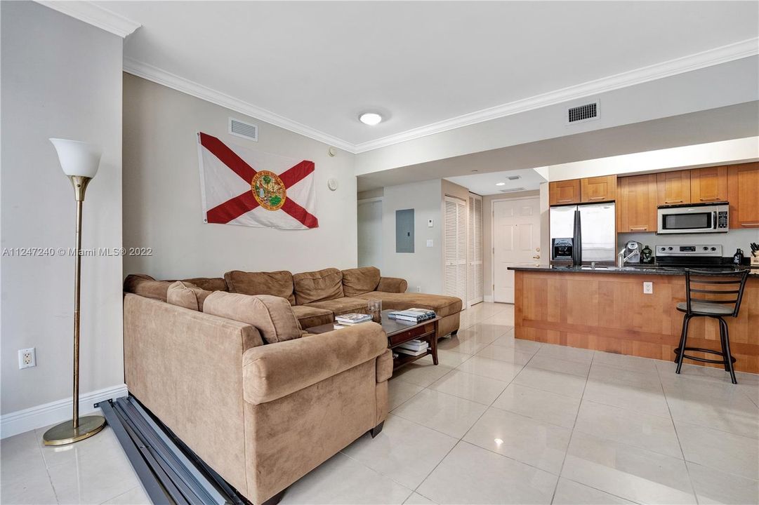 Recently Sold: $490,000 (2 beds, 2 baths, 970 Square Feet)