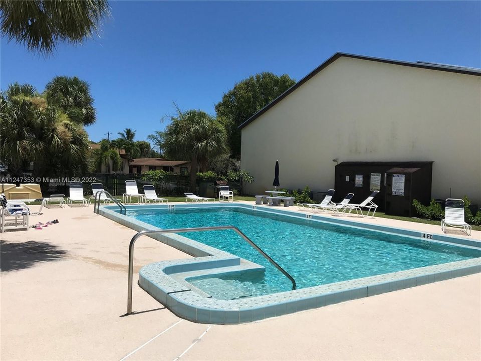 Recently Sold: $290,000 (2 beds, 2 baths, 1310 Square Feet)