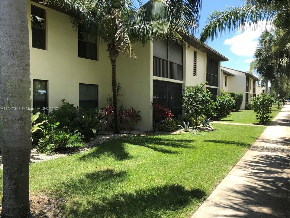 Recently Sold: $290,000 (2 beds, 2 baths, 1310 Square Feet)