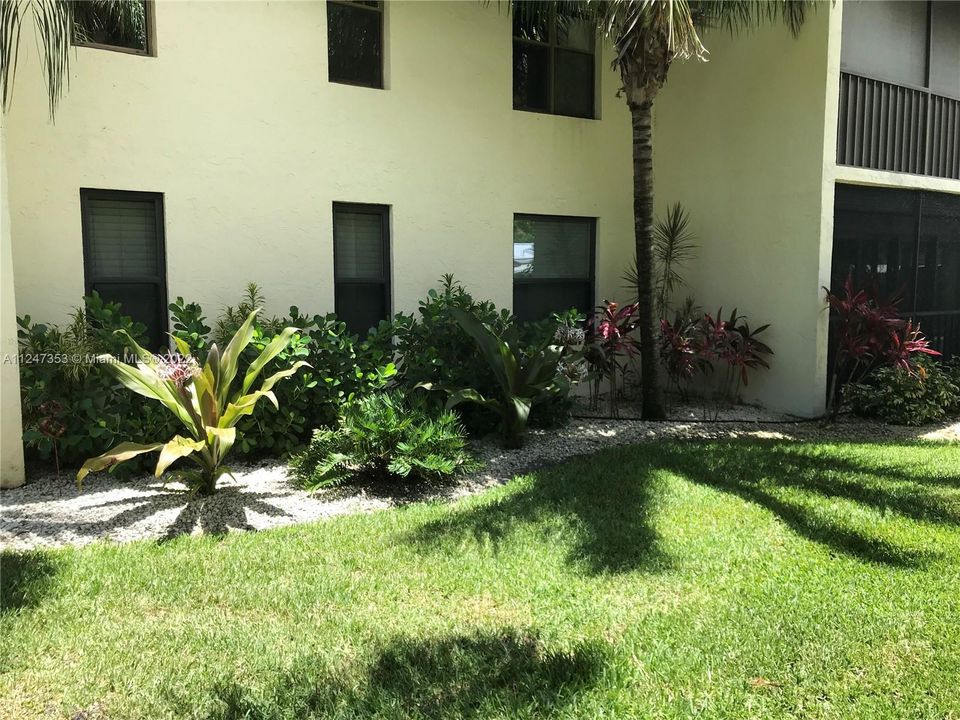 Recently Sold: $290,000 (2 beds, 2 baths, 1310 Square Feet)