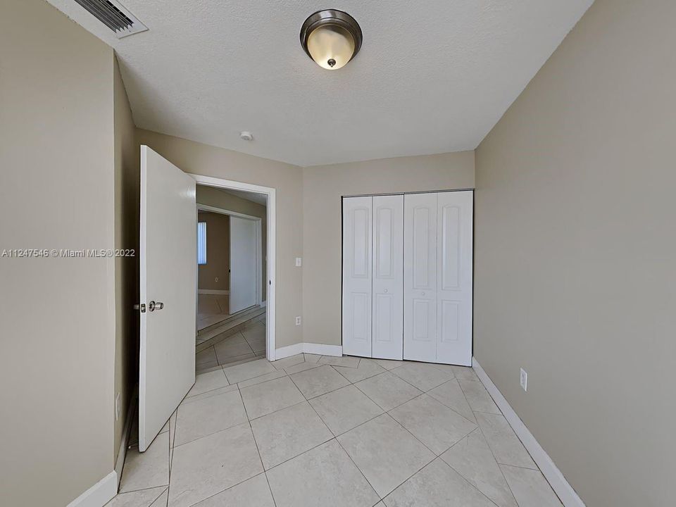 Recently Rented: $3,425 (4 beds, 3 baths, 2776 Square Feet)