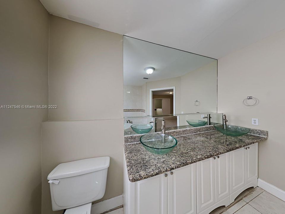 Recently Rented: $3,425 (4 beds, 3 baths, 2776 Square Feet)