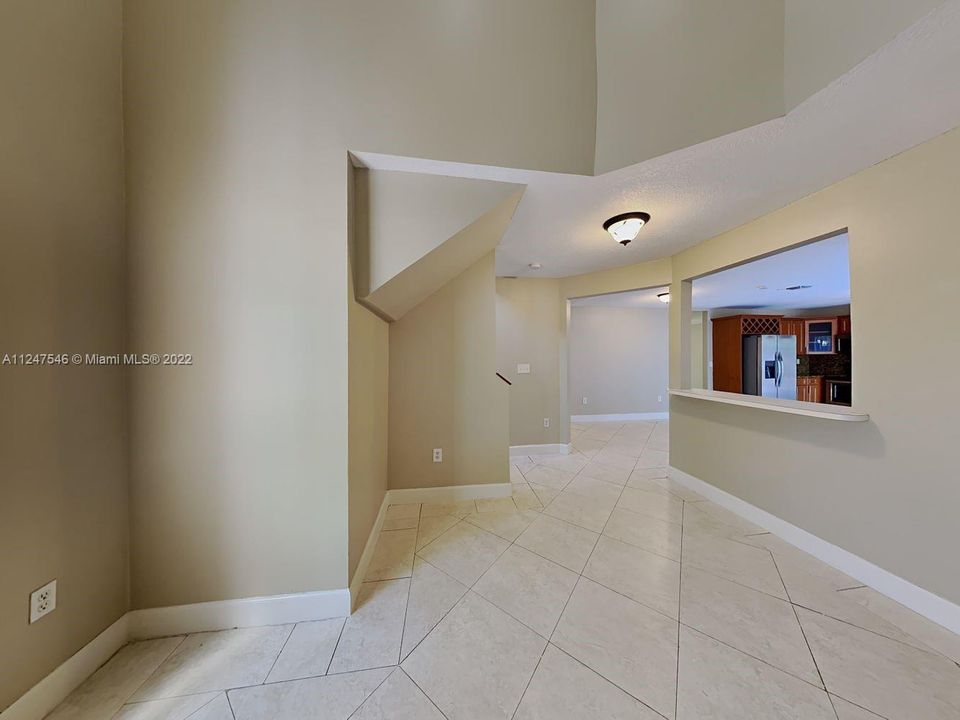 Recently Rented: $3,425 (4 beds, 3 baths, 2776 Square Feet)