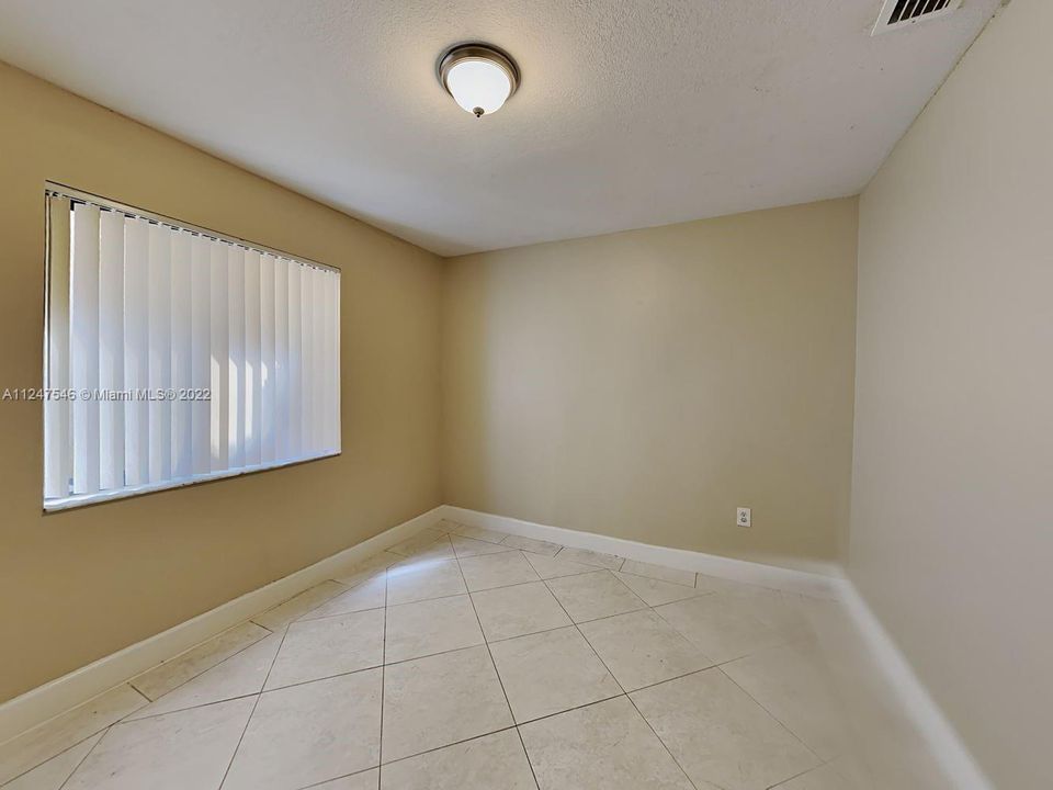 Recently Rented: $3,425 (4 beds, 3 baths, 2776 Square Feet)