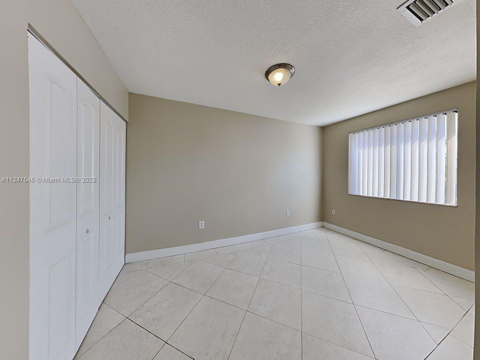 Recently Rented: $3,425 (4 beds, 3 baths, 2776 Square Feet)