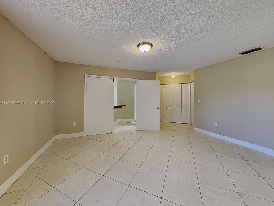 Recently Rented: $3,425 (4 beds, 3 baths, 2776 Square Feet)