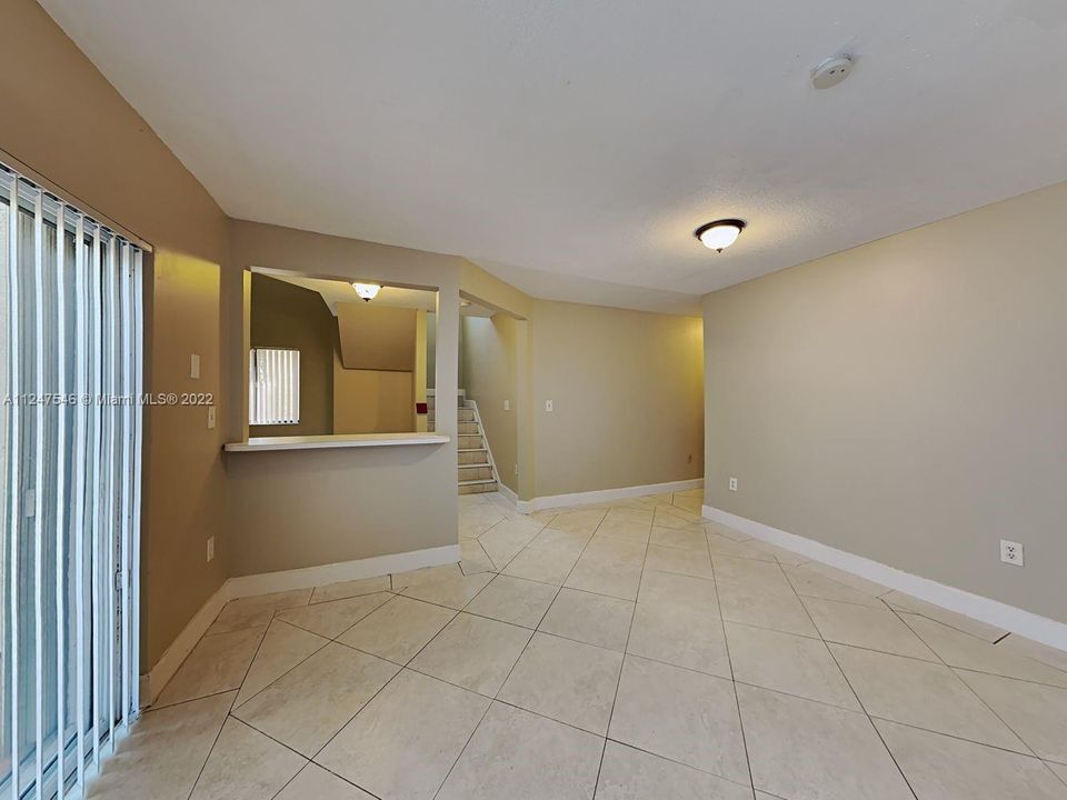 Recently Rented: $3,425 (4 beds, 3 baths, 2776 Square Feet)