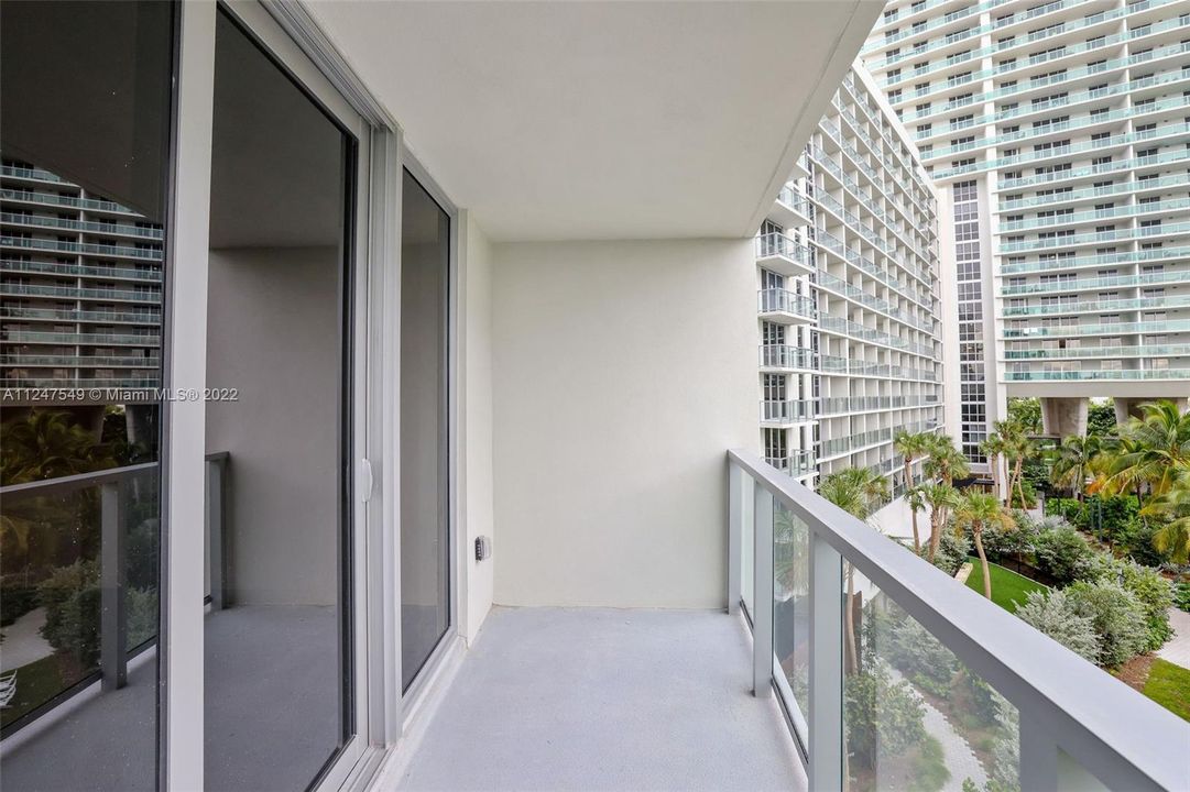 Recently Rented: $3,357 (1 beds, 1 baths, 833 Square Feet)