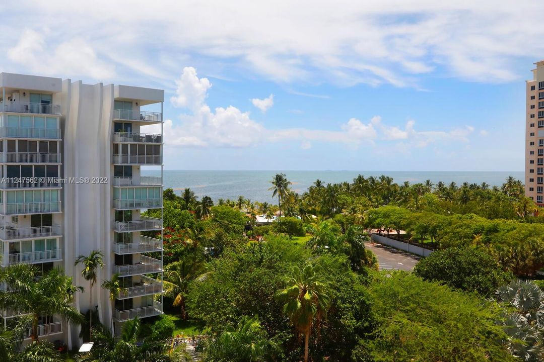 Recently Sold: $1,100,000 (2 beds, 2 baths, 1562 Square Feet)