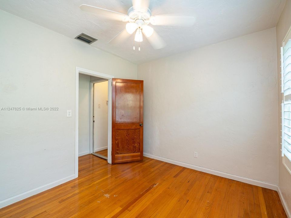 Recently Rented: $5,250 (3 beds, 2 baths, 1673 Square Feet)