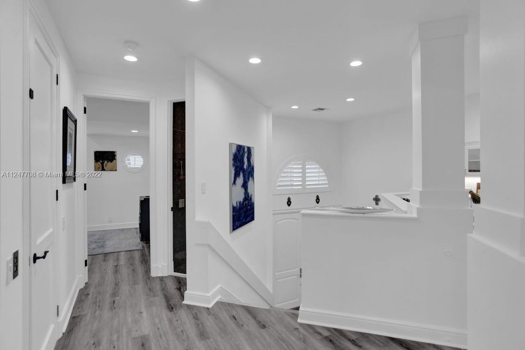 最近售出: $1,195,000 (3 贝兹, 3 浴室, 2815 平方英尺)