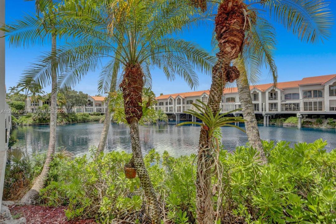 最近售出: $1,195,000 (3 贝兹, 3 浴室, 2815 平方英尺)