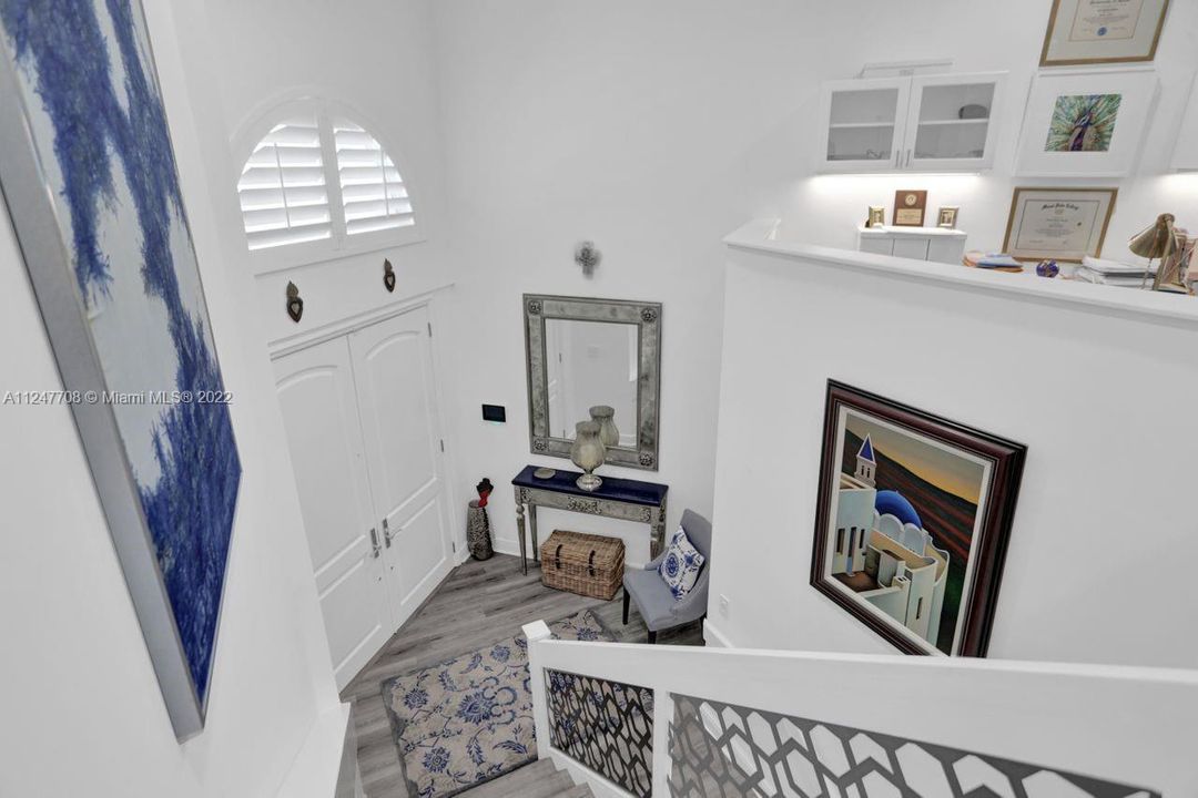 最近售出: $1,195,000 (3 贝兹, 3 浴室, 2815 平方英尺)