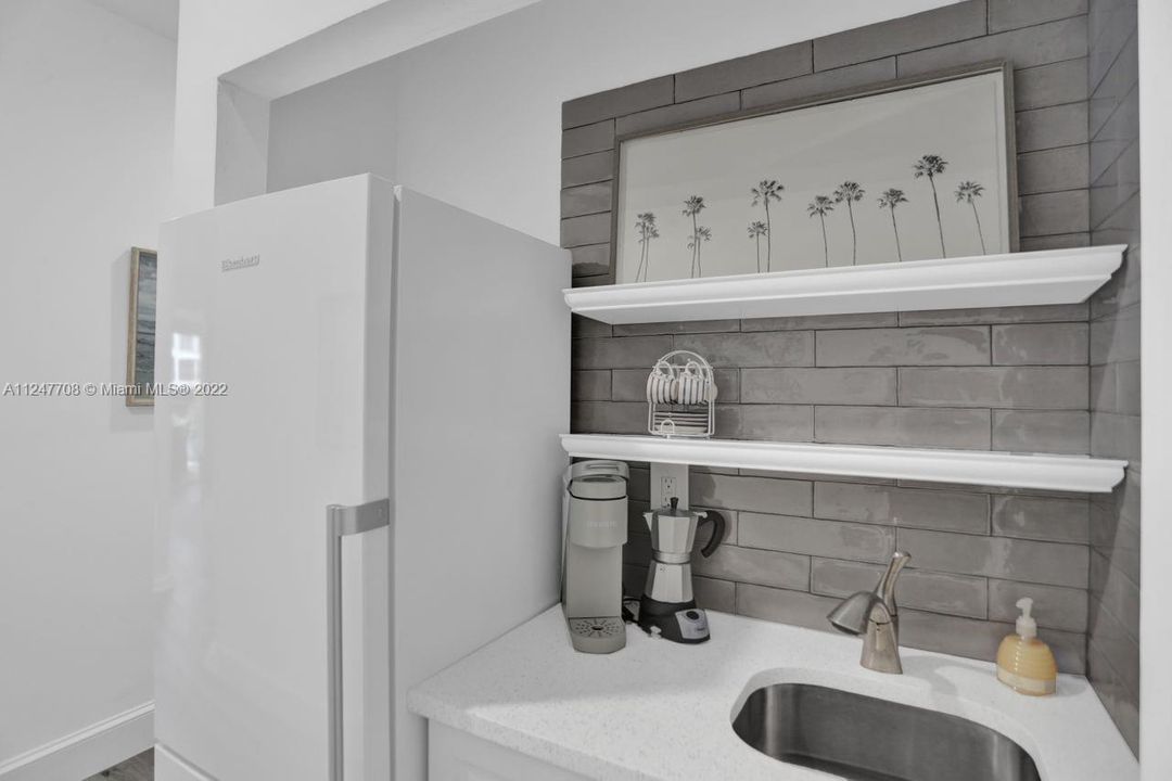 最近售出: $1,195,000 (3 贝兹, 3 浴室, 2815 平方英尺)