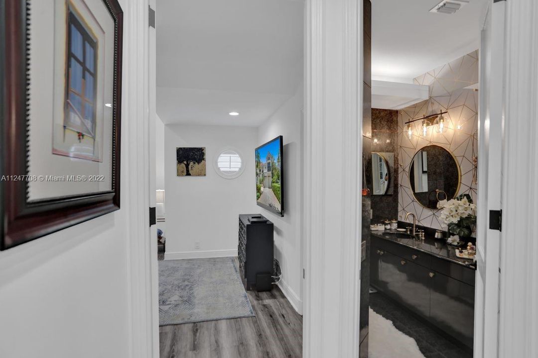 最近售出: $1,195,000 (3 贝兹, 3 浴室, 2815 平方英尺)