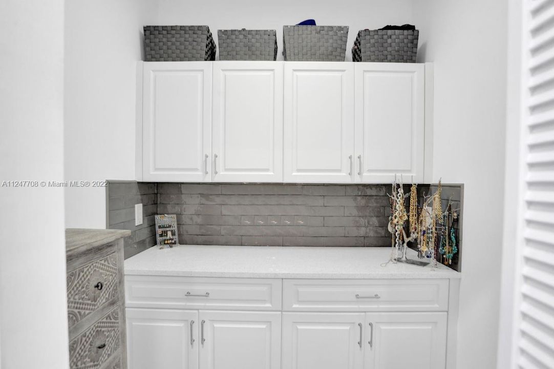 最近售出: $1,195,000 (3 贝兹, 3 浴室, 2815 平方英尺)