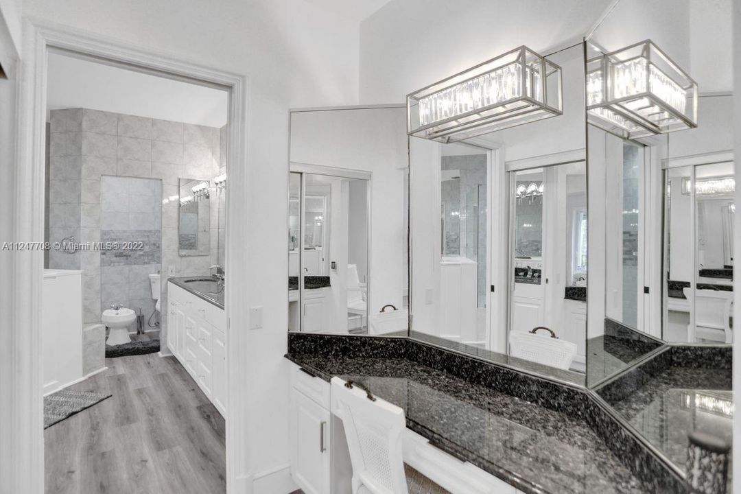 最近售出: $1,195,000 (3 贝兹, 3 浴室, 2815 平方英尺)