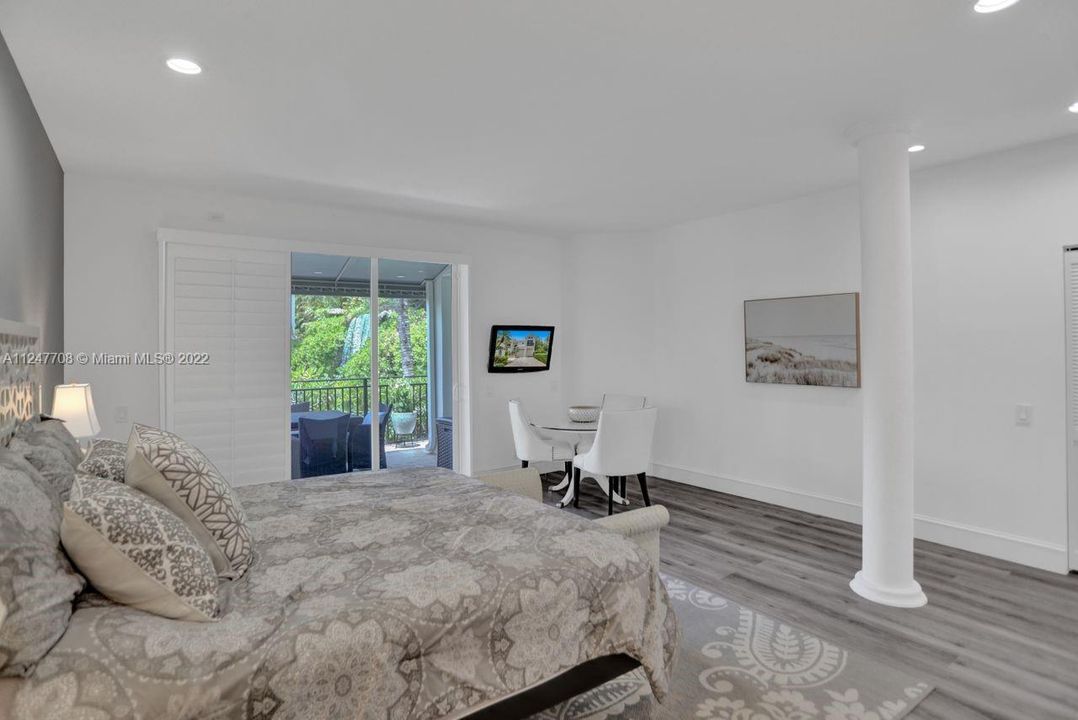 最近售出: $1,195,000 (3 贝兹, 3 浴室, 2815 平方英尺)