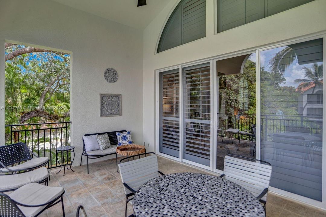 最近售出: $1,195,000 (3 贝兹, 3 浴室, 2815 平方英尺)