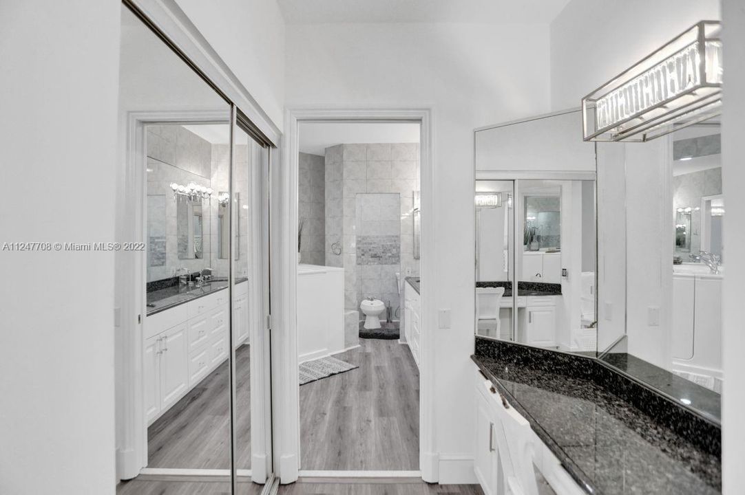 最近售出: $1,195,000 (3 贝兹, 3 浴室, 2815 平方英尺)