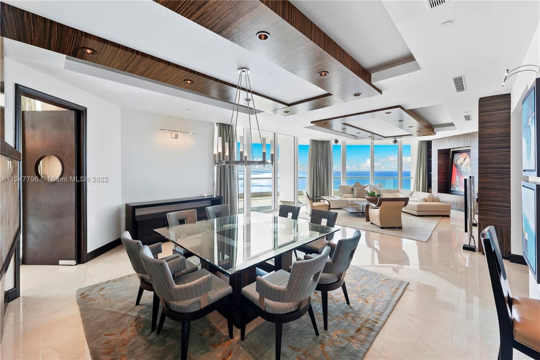 For Sale: $4,995,000 (4 beds, 6 baths, 3735 Square Feet)