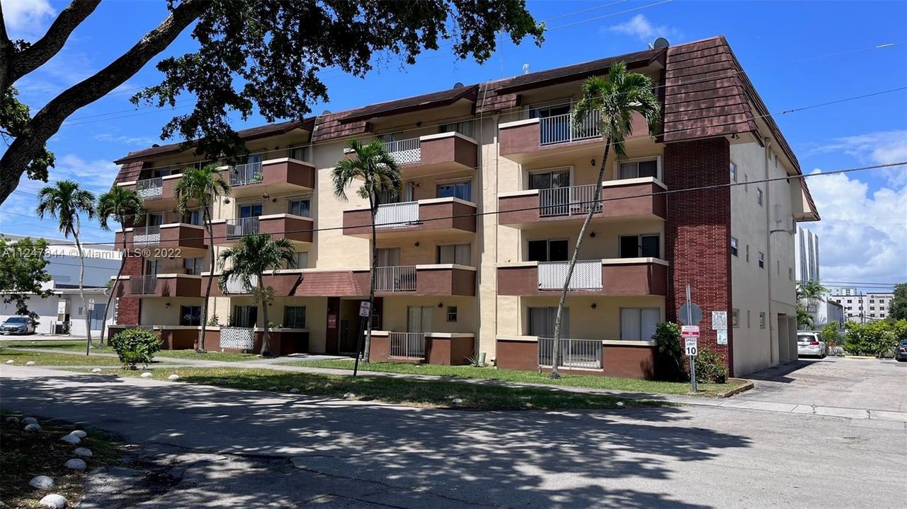 Recently Sold: $207,000 (2 beds, 1 baths, 816 Square Feet)