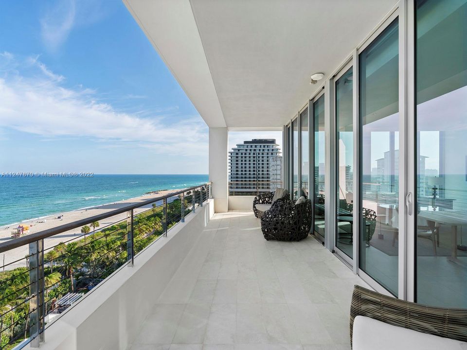 Recently Sold: $17,700,000 (5 beds, 5 baths, 5242 Square Feet)