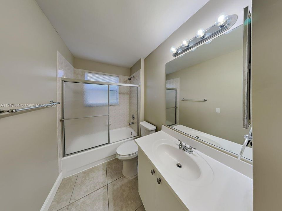 Недавно арендовано: $3,975 (4 спален, 2 ванн, 2870 Квадратных фут)