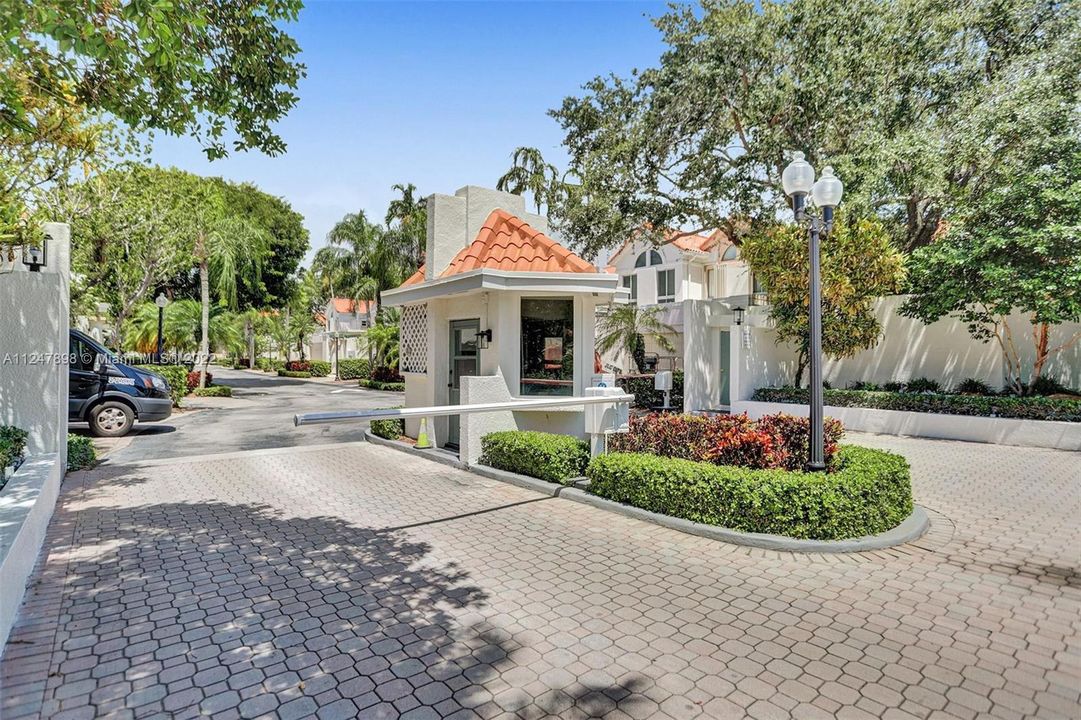 24/7 gated/manned community