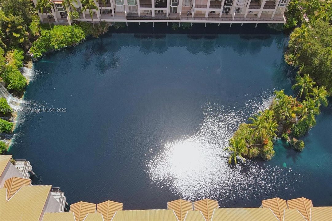 最近售出: $1,099,000 (3 贝兹, 3 浴室, 2733 平方英尺)