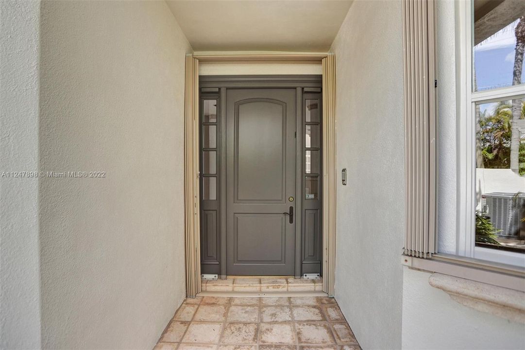 最近售出: $1,099,000 (3 贝兹, 3 浴室, 2733 平方英尺)