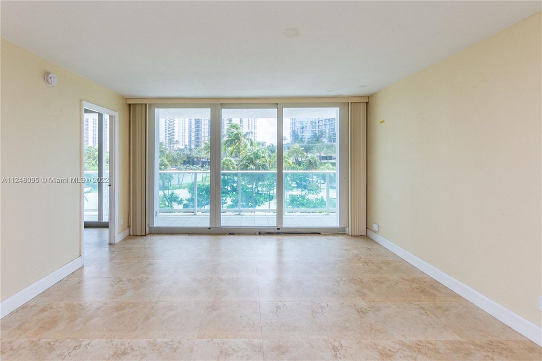 Recently Sold: $450,000 (2 beds, 2 baths, 1331 Square Feet)