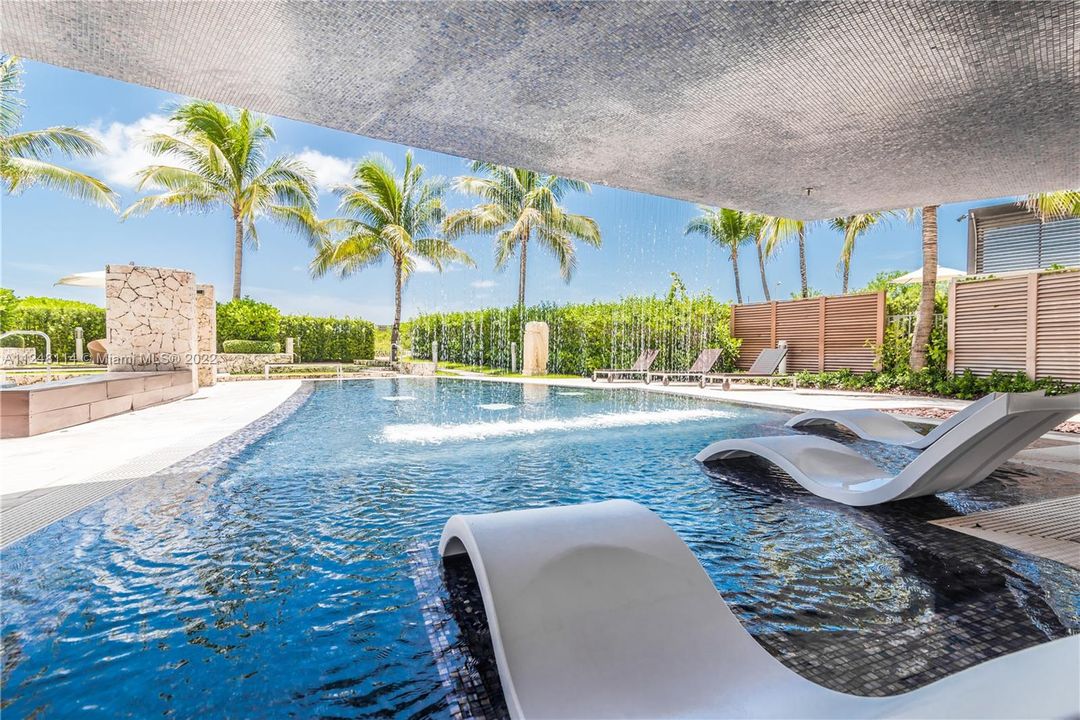 Recently Sold: $1,755,000 (2 beds, 2 baths, 1158 Square Feet)