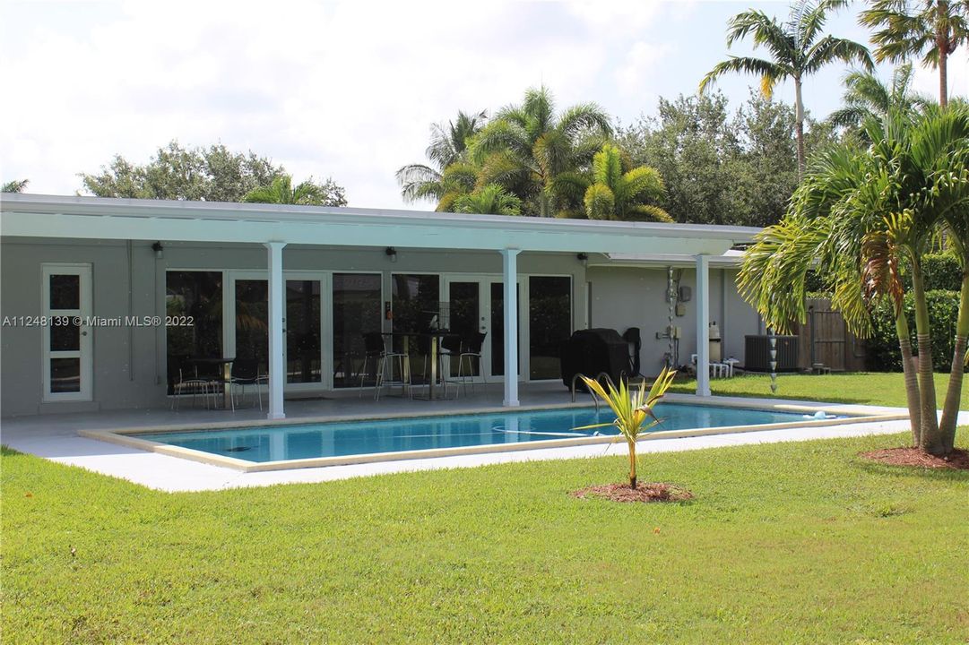 Recientemente alquilado: $3,900 (4 camas, 2 baños, 2239 Pies cuadrados)