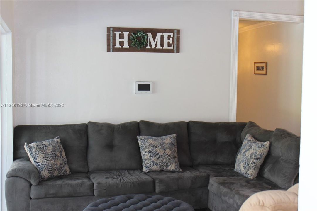 Recientemente alquilado: $3,900 (4 camas, 2 baños, 2239 Pies cuadrados)