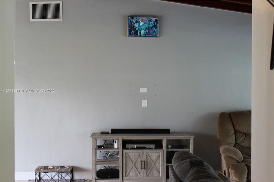 Recientemente alquilado: $3,900 (4 camas, 2 baños, 2239 Pies cuadrados)