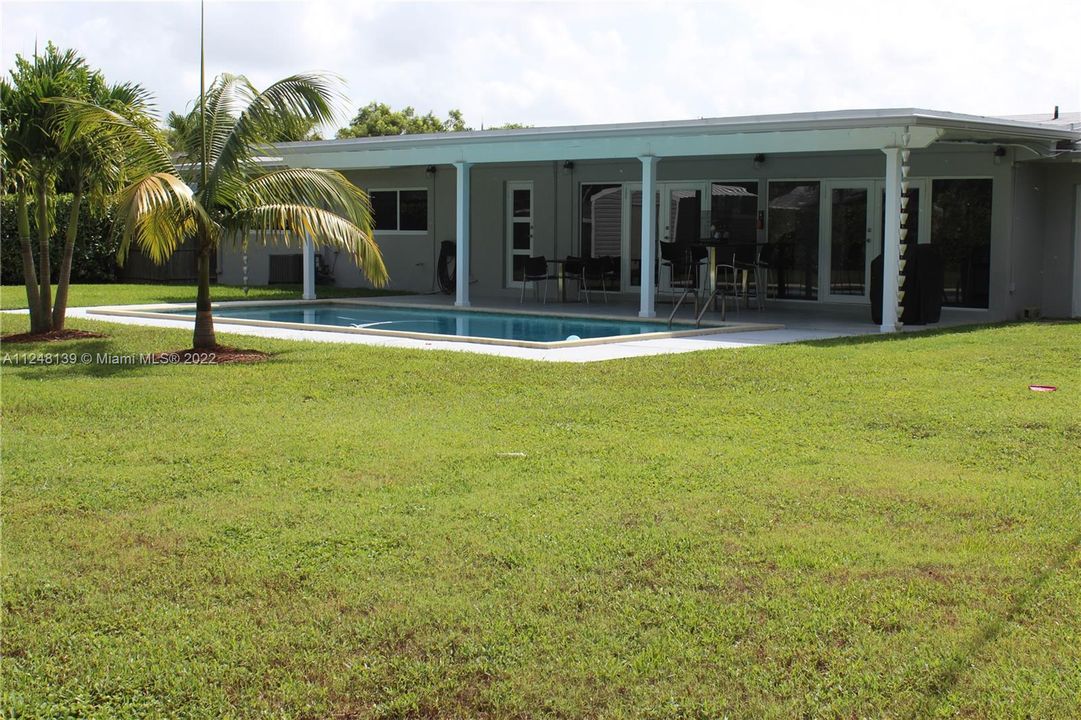 Recientemente alquilado: $3,900 (4 camas, 2 baños, 2239 Pies cuadrados)