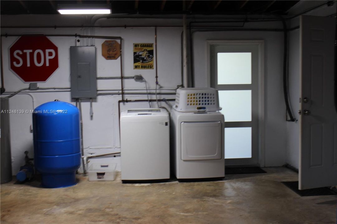 Recientemente alquilado: $3,900 (4 camas, 2 baños, 2239 Pies cuadrados)