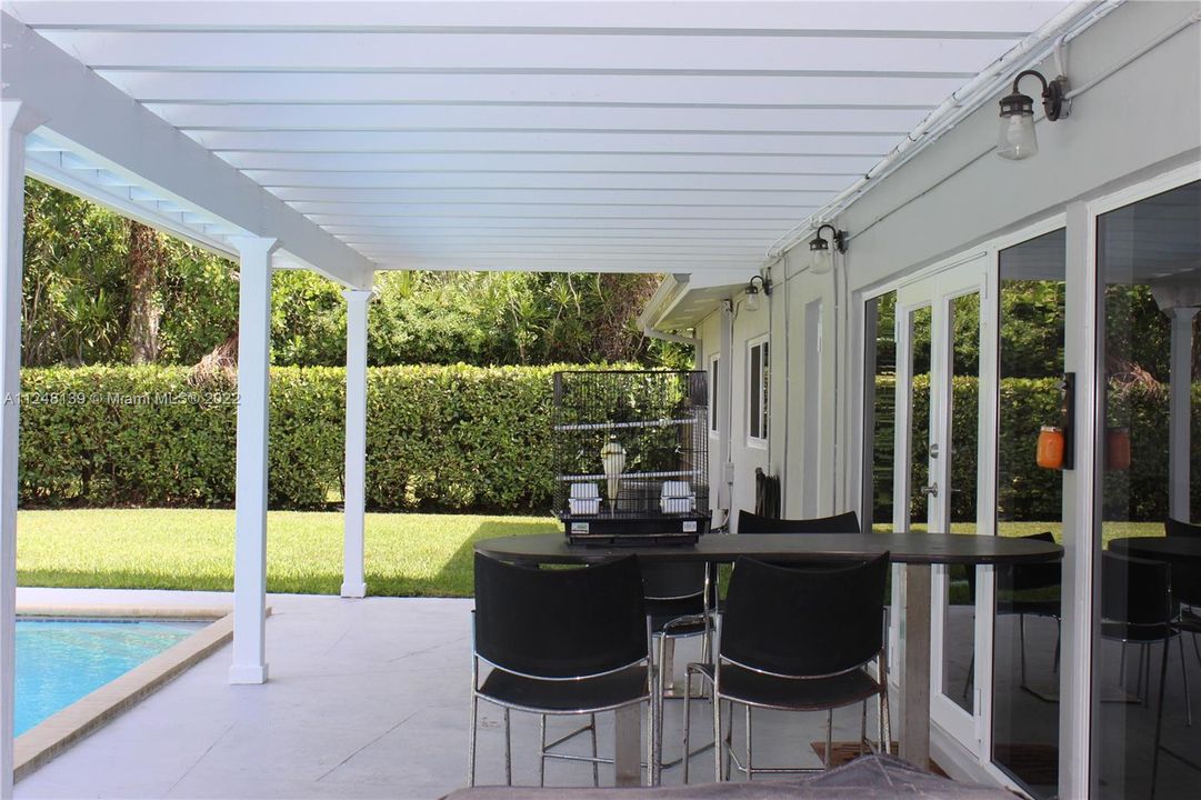 Recientemente alquilado: $3,900 (4 camas, 2 baños, 2239 Pies cuadrados)