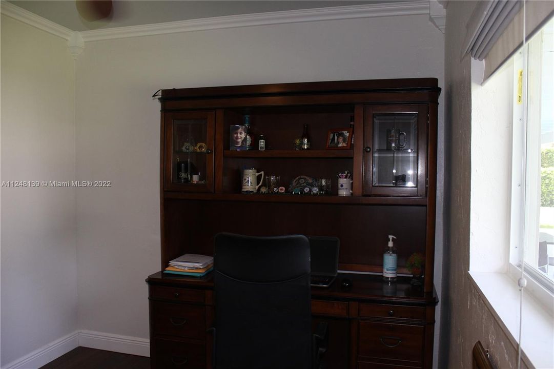 Recientemente alquilado: $3,900 (4 camas, 2 baños, 2239 Pies cuadrados)