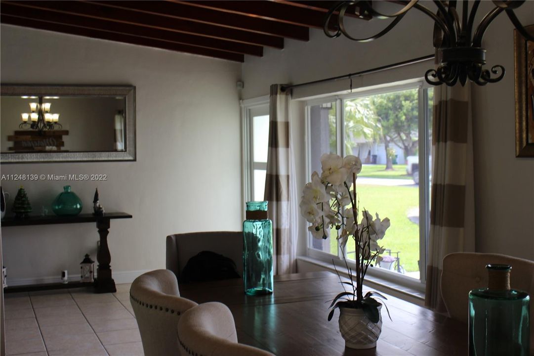 Recientemente alquilado: $3,900 (4 camas, 2 baños, 2239 Pies cuadrados)