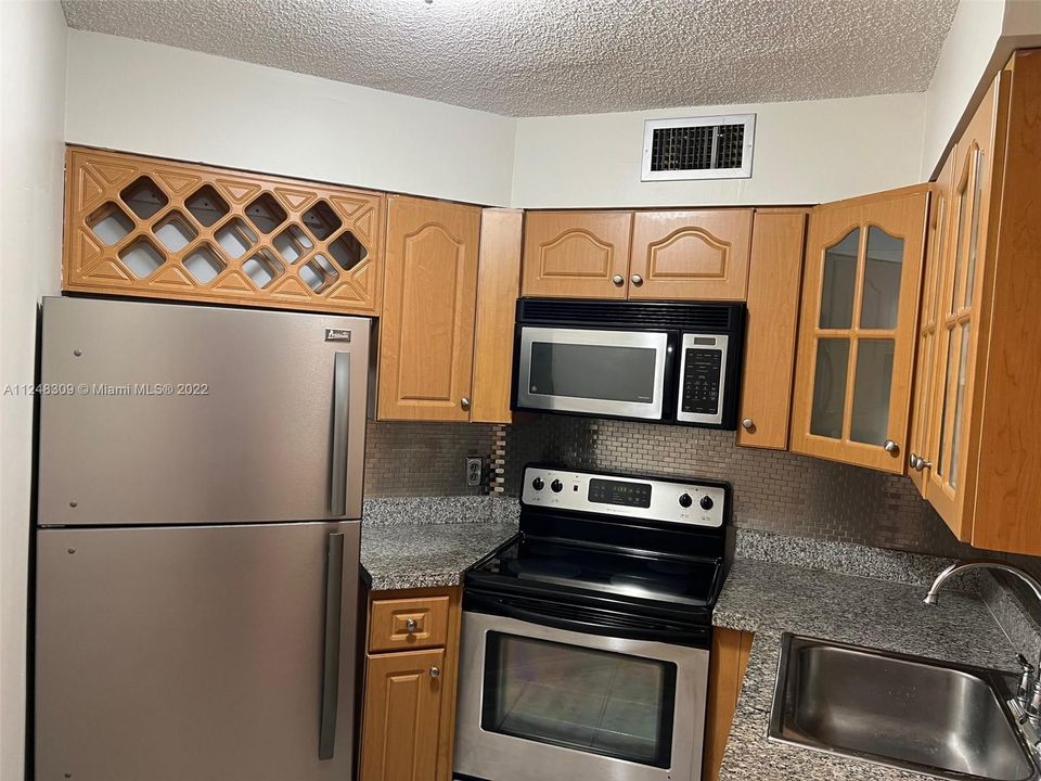 Recently Sold: $112,500 (1 beds, 1 baths, 720 Square Feet)
