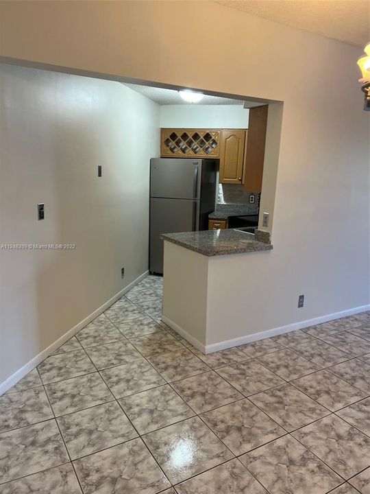 Recently Sold: $112,500 (1 beds, 1 baths, 720 Square Feet)