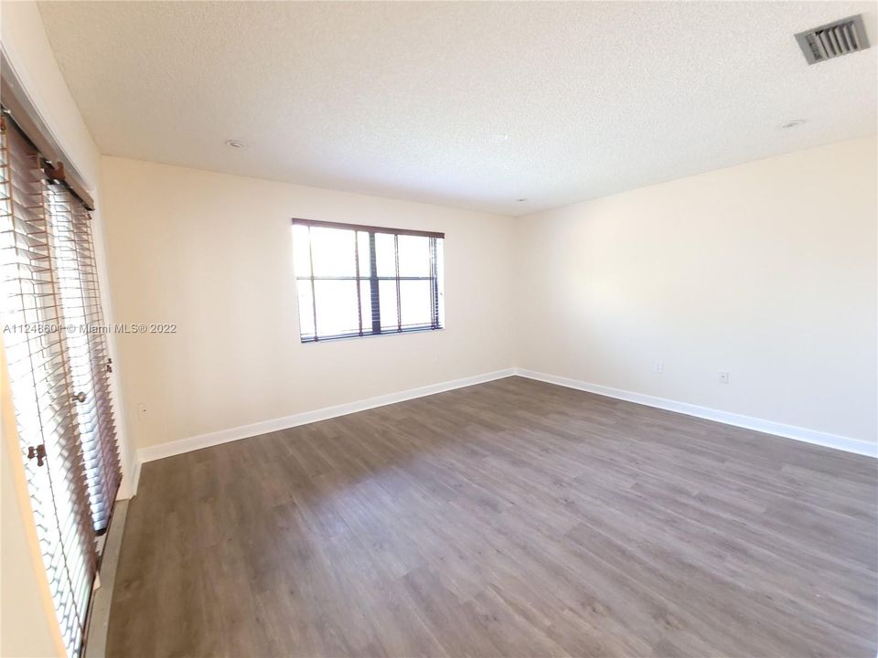 Recently Rented: $3,500 (3 beds, 2 baths, 1745 Square Feet)