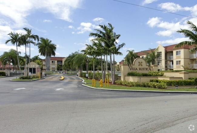 Recently Sold: $225,000 (2 beds, 2 baths, 1106 Square Feet)