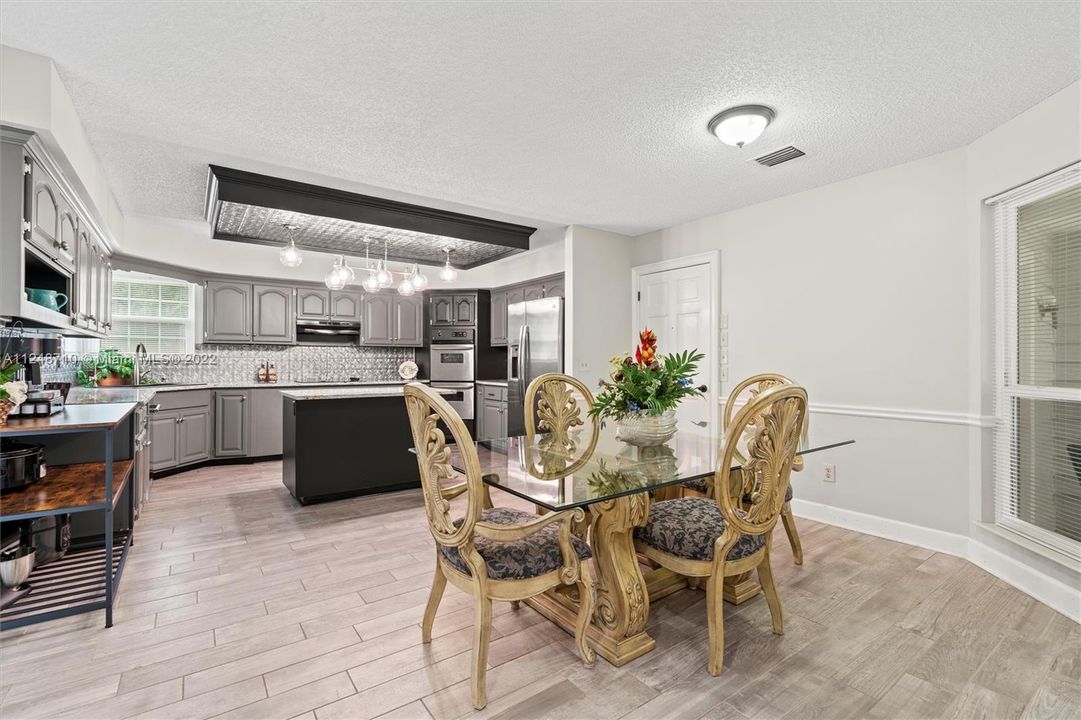 Недавно продано: $769,900 (5 спален, 3 ванн, 0 Квадратных фут)