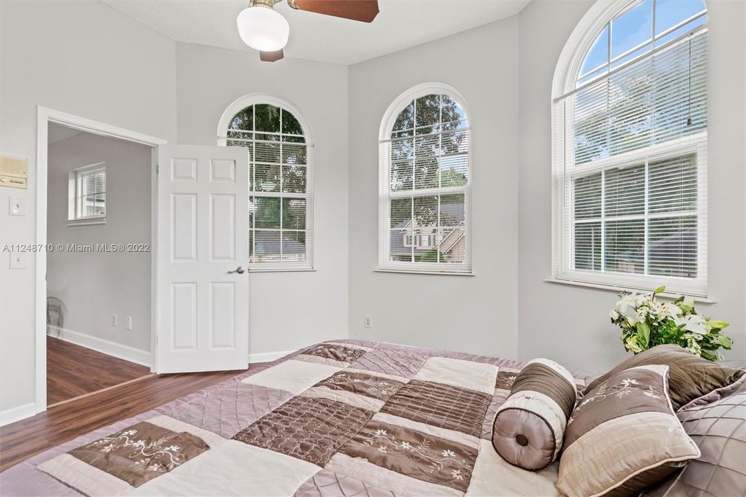 Недавно продано: $769,900 (5 спален, 3 ванн, 0 Квадратных фут)