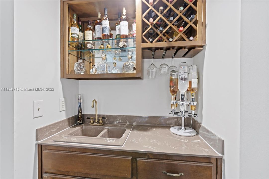 Недавно продано: $769,900 (5 спален, 3 ванн, 0 Квадратных фут)