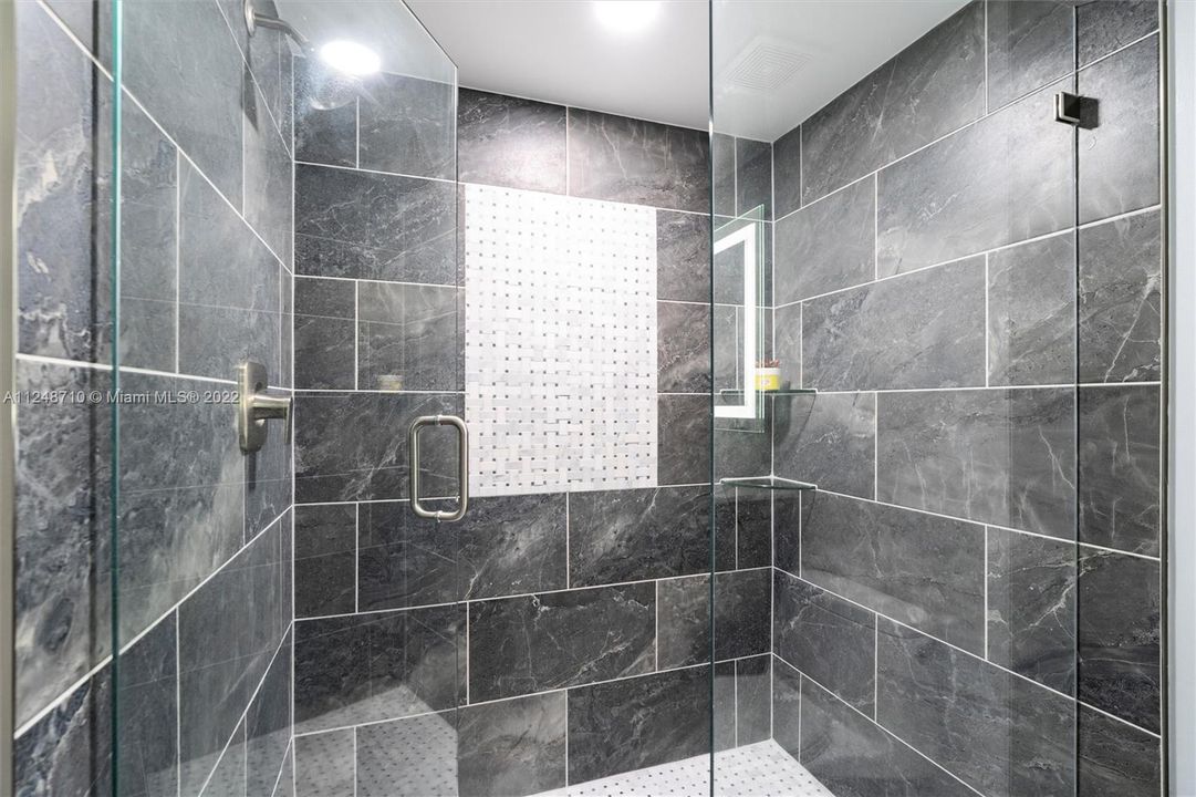 Недавно продано: $769,900 (5 спален, 3 ванн, 0 Квадратных фут)