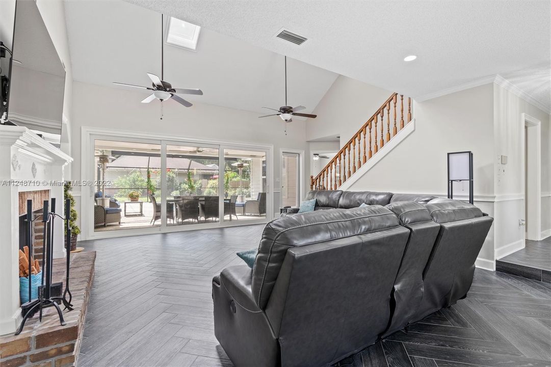 Недавно продано: $769,900 (5 спален, 3 ванн, 0 Квадратных фут)